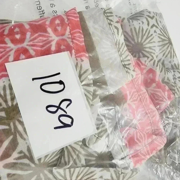 Chico's printed Women's Chiffon Blouse Keyhole Size 1/M - Picture 8 of 8